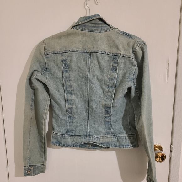 Button up short, light Jean jacket - Picture 2 of 2